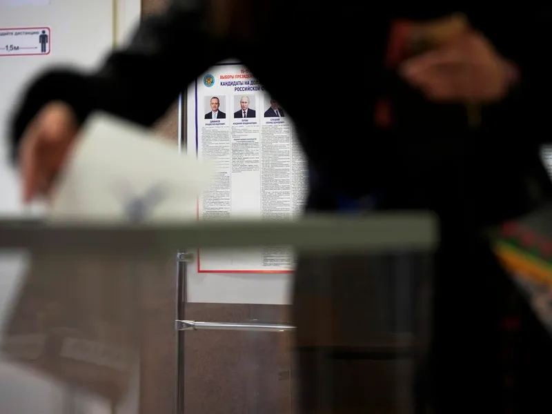 VIDEO Cerneala de pe buletinele de vot  din Rusia dispare după ce ai votat - Foto: Profimedia Images