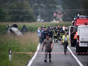 Un avion al celebrei escadrile Frecce Tricolori a căzut la Torino. O fetiță de 5 ani a murit - Foto: Profimedia Images