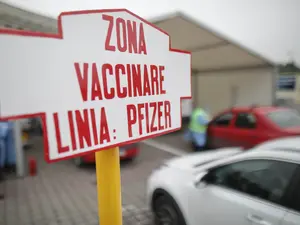 Vaccinare în Piața Constituției. Sursa: Inquam Photos - Octav Ganea