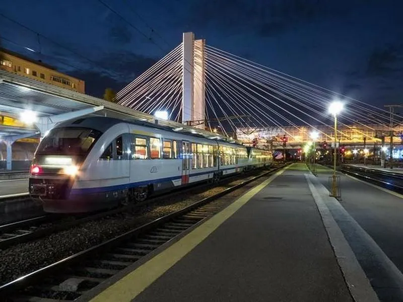 Studenții beneficiază de 90% reducere la biletele de tren din această toamnă. Află până la ce vârstă - Foto: Facebook / CFR Călători