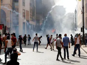 Protestele din Beirut, la câteva zile de la explozie.