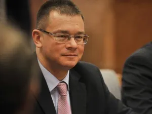 Mihai Răzvan Ungureanu, fost premier și fost șef al SIE