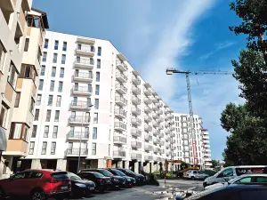 BETOANE   Complexul imobiliar numit Top House Residence are 500 de apartamente și spațiu verde doar pe maidanele dimprejur