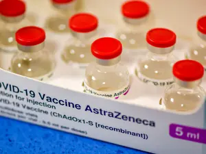 AstraZeneca susține că va produce luna aceasta peste 100 de milioane de doze din vaccinul său/FOTO: Getty