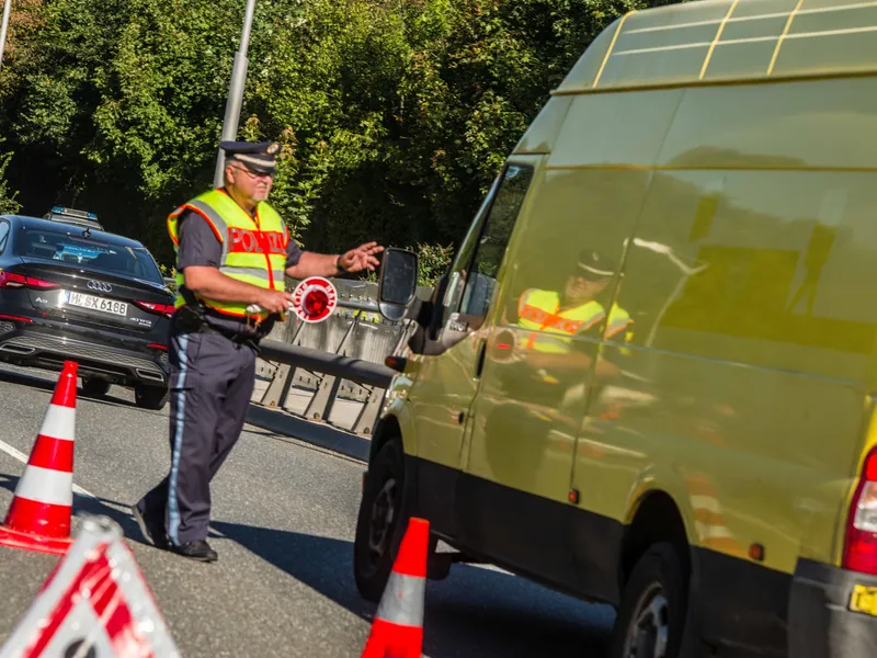 EXCLUSIV Prețul plătit ca să intrăm în Schengen. 8.000 de migranți ilegali rămân în România - Foto: Profimedia Images (Imagine cu caracter ilustrativ)