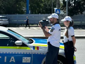 Amendă de 1.320 de  lei pentru șoferii români care fac acest lucru. Rămân și fără permis 30 zile - Foto: Facebook/ POliția Capitalei (rol ilustrativ)