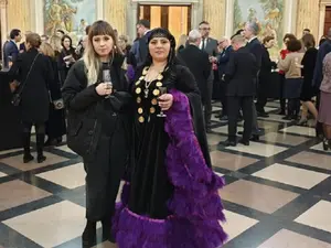 Artista Virgina Lupu, alături de vrajitoarea Mihaela, la o recepție a Institutului Cultural Român Foto: Facebook/Mihaela Mincă