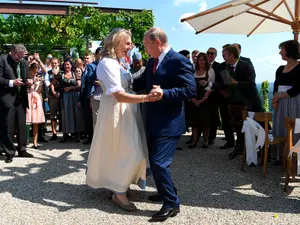 Putin a participat la nunta ministrul austriac de Externe Karin Kneissl în 2018 - Foto: Profimedia Images