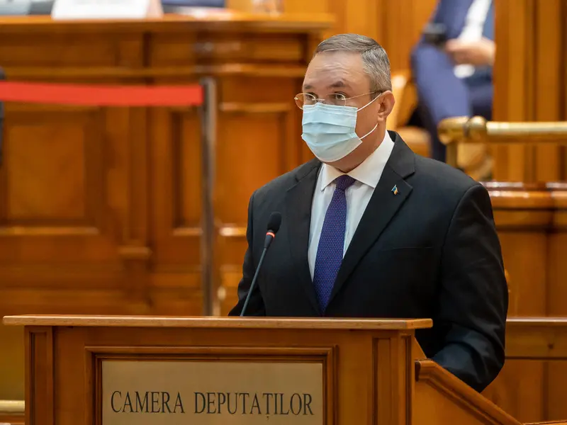 Premierul Nicolae Ciucă anunță relaxarea restricțiilor pentru sărbători. /Foto: gov.ro