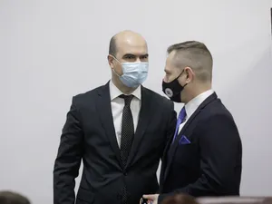 Vlad Florentin Drinceanu si Cosmin Constantin Barbalau, consilieri PSD, participa la sedinta de consiliu local la primaria sectorului 4 din Bucuresti, / Inquam Photos / George Călin