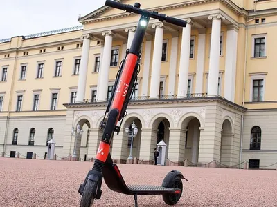 Trotinetele electrice, interzise pe timpul nopții în Oslo, pentru a preveni sute de accidente/FOTO: Facebook/Voi Scooters