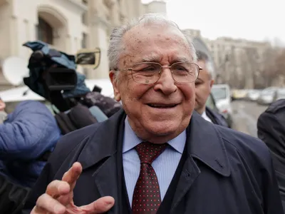 Iliescu şi Roman, urmăriţi penal în Dosarul Mineriadei pentru infracțiuni contra umanității - Foto: INQUAM PHOTOS / Liviu Florin Albei