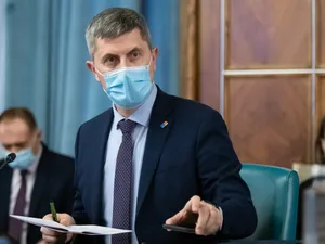 USRPLUS semnează moțiunea de cenzură inițiată de AUR. Barna (aprilie 2021): AUR, un partid extremist / gov.ro