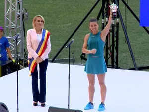 Gabriela Firea nu a fost bine primită de fanii Simonei Halep foto: Digisport