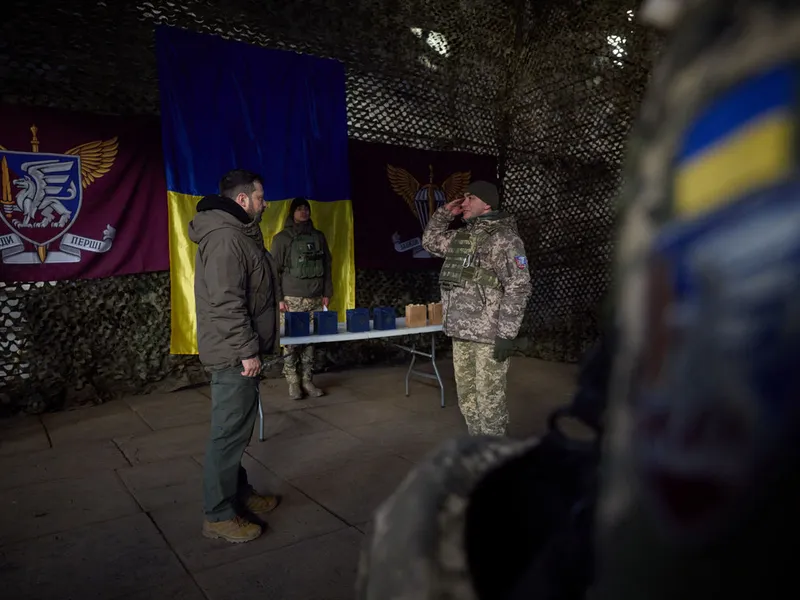 Președintele Volodimir Zelenski, în vizită în Donbas, la 40 km de linia frontului cu rușii. / Foto: president.gov.ua