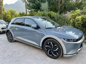 O familie din Timișoara a plecat în vacanță în Lefkada cu mașina electrică, un Hyundai Ioniq 5, și a povestit întreaga „aventură”. / Foto: electromobilitate.com