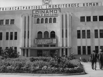 La Fabrica Dinamo București nu se juca fotbal, se făceau motoare în anii 1950. Există și azi - Foto: captură video