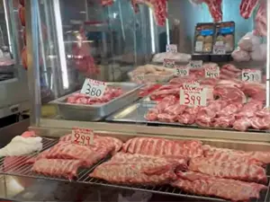 Prețurile în piață în Salonic, mai mici decât în București: 3 €/kg coaste, 4 €/kg fripturi. / Foto: captură video