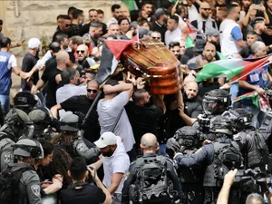 Poliția israeliană a atacat cortegiul funerar al jurnalistei palistiniene ucise/foto: captură video